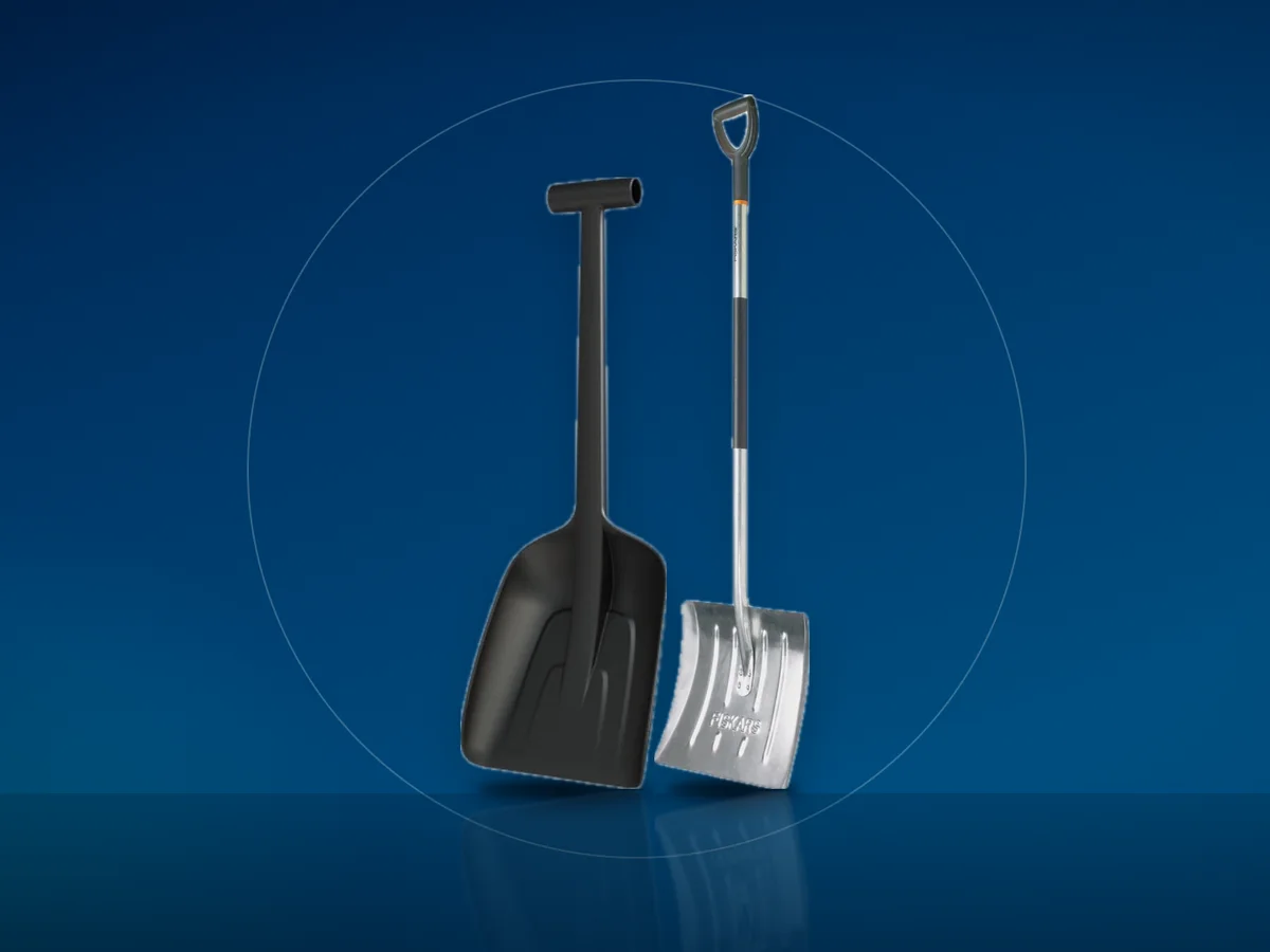 Lopata de zapada Fiskars Snow Light din aluminiu si lopata auto Fiskars Solid
